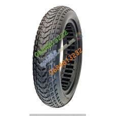 Покрышка литая 8.5x2, аналог 8 1/2х2, 50/75-6.1, Внутренняя перфорация Стрелка